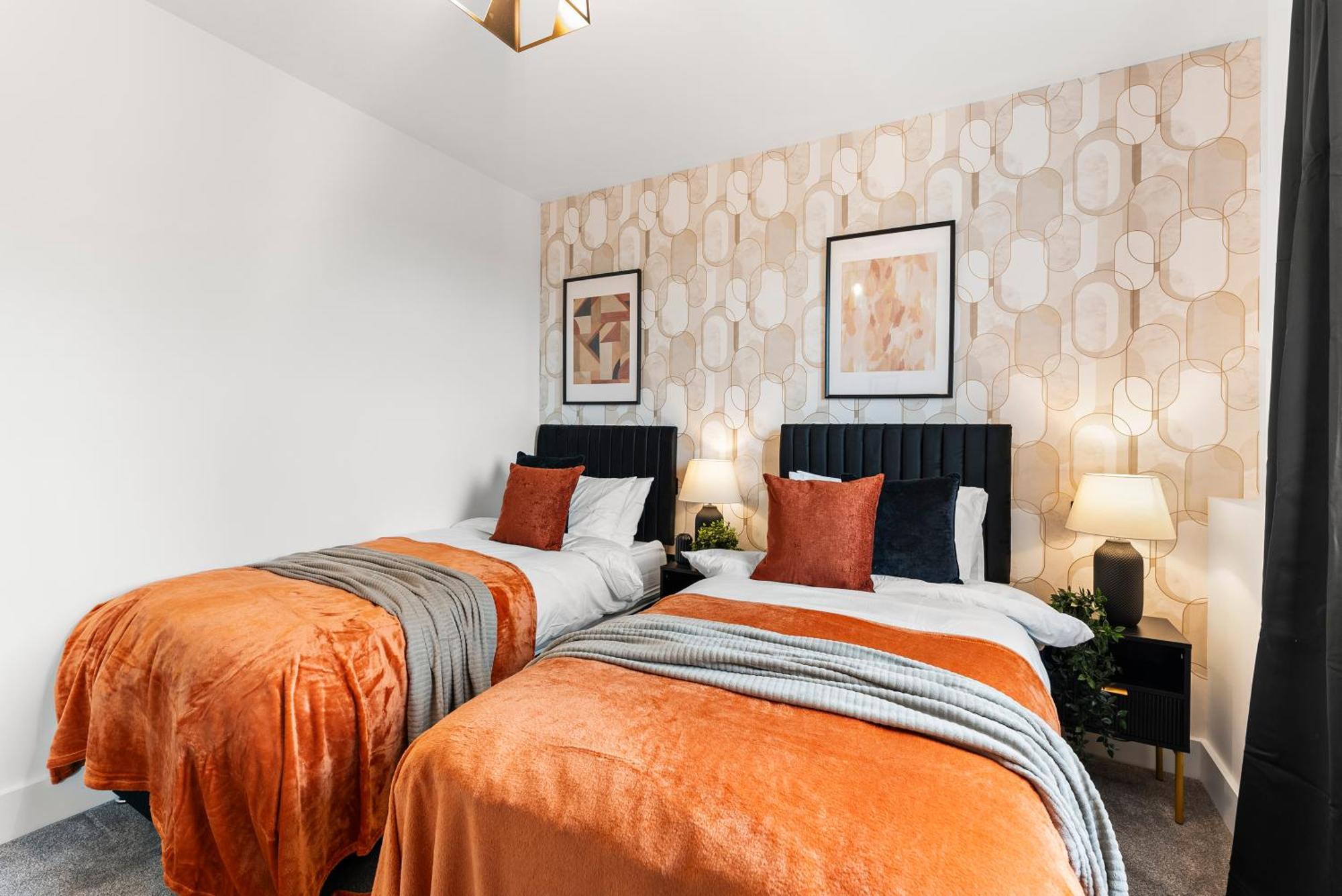 Stylish Two-Bedroom Flat In NWI Exterior foto