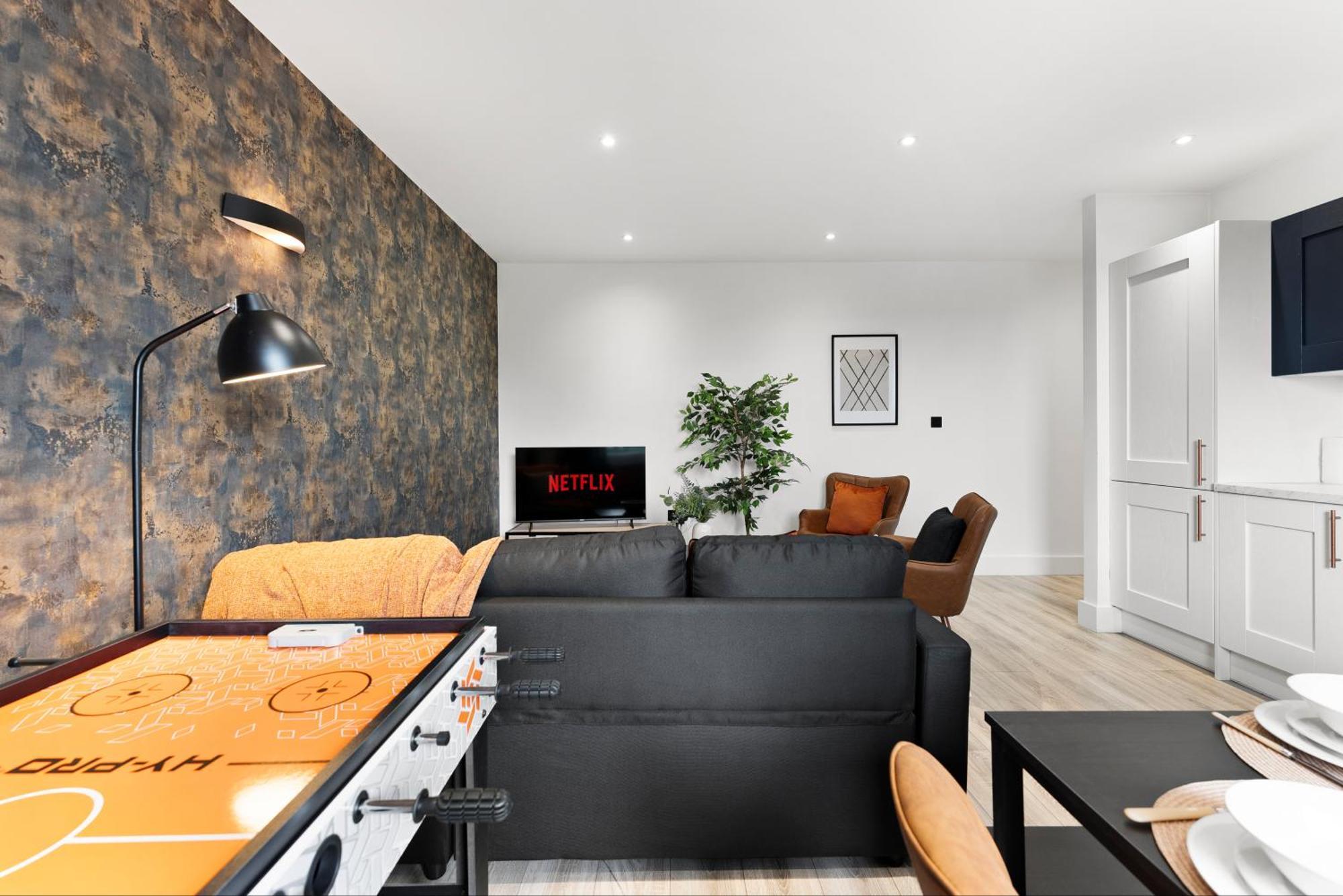 Stylish Two-Bedroom Flat In NWI Exterior foto