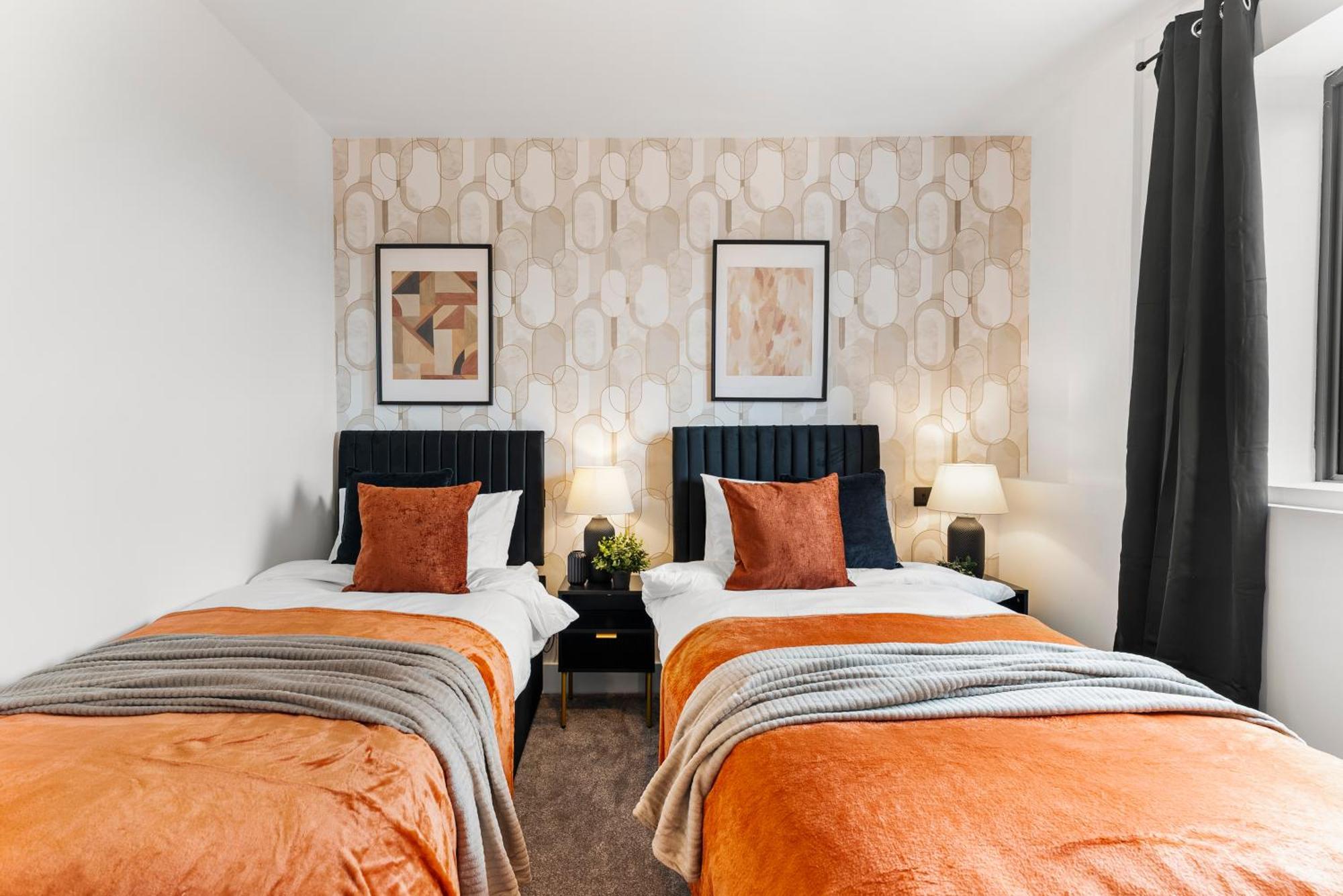 Stylish Two-Bedroom Flat In NWI Exterior foto